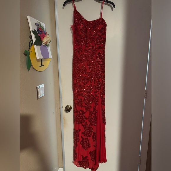 Red sequin dress - Picture 1 of 2